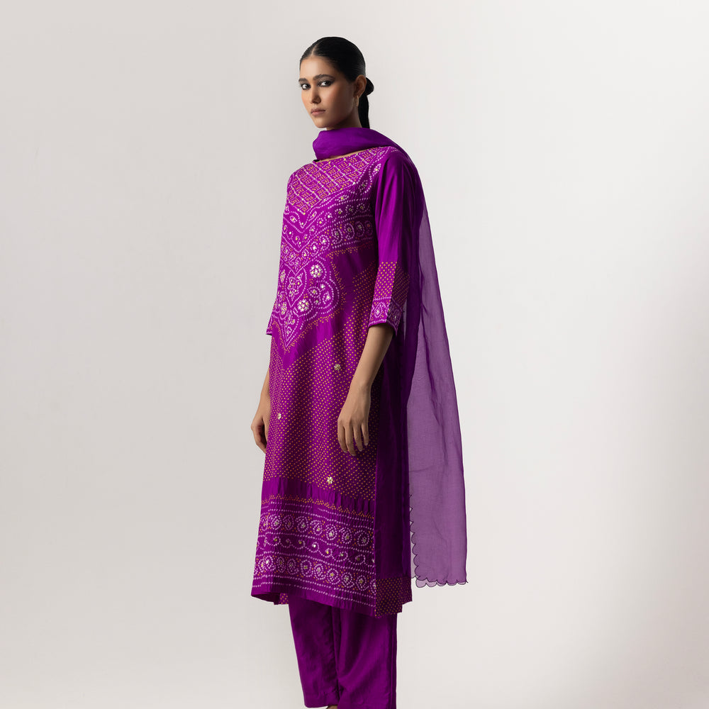 Bandhani Suit Set By Naina Jain-Magenta