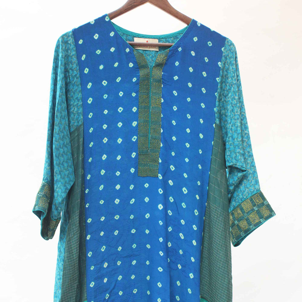 
                      
                        Blue Veda Bandhani on Crepe Kurta
                      
                    