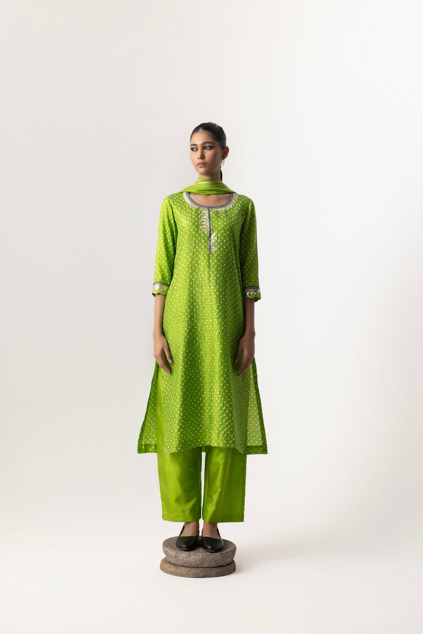 Gota Bandhani Suit Set By Naina Jain-Green