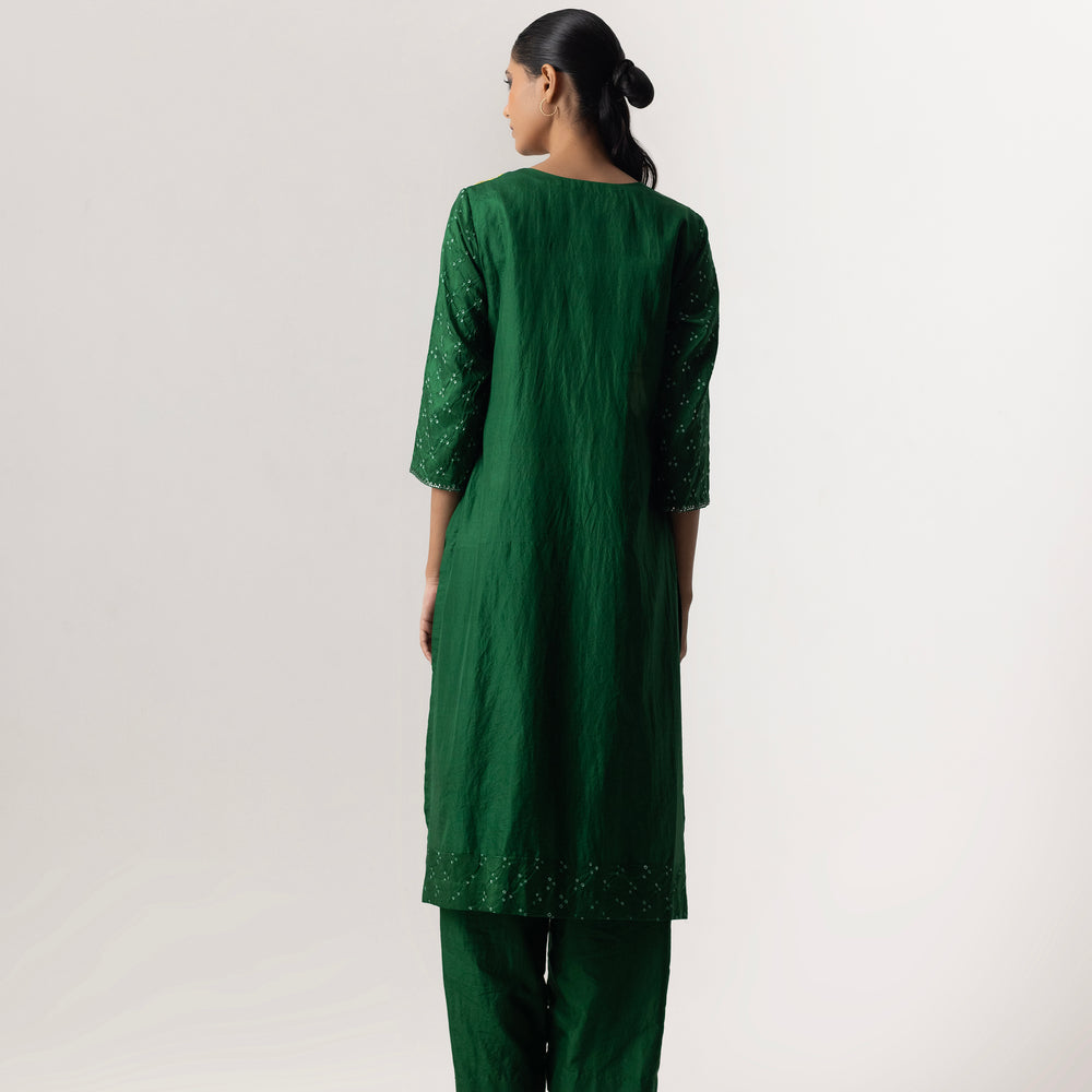 
                      
                        Bandhani Mirror Coord Set by Naina Jain-Green
                      
                    