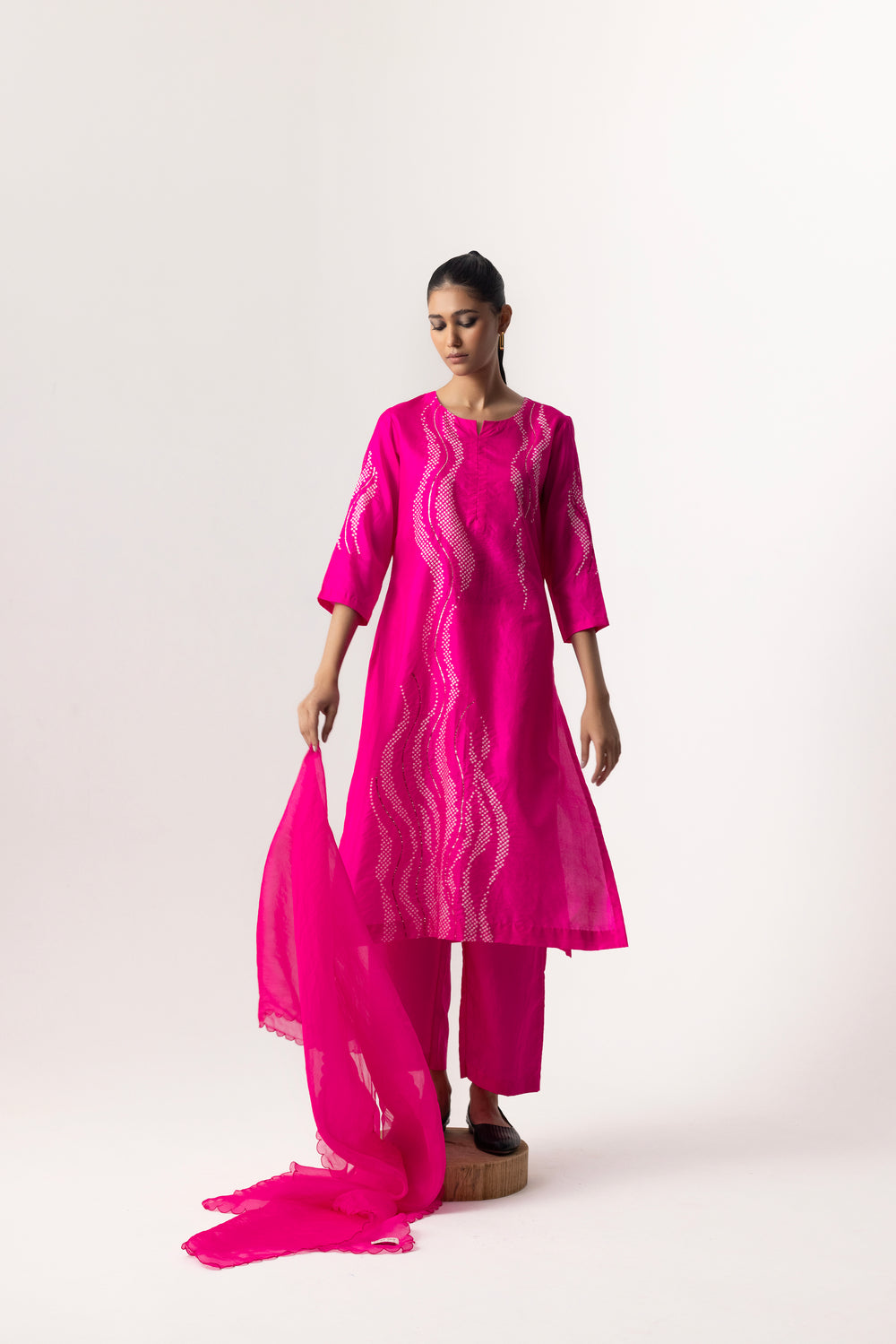 Bandhani Wave Suit Set By Naina Jain