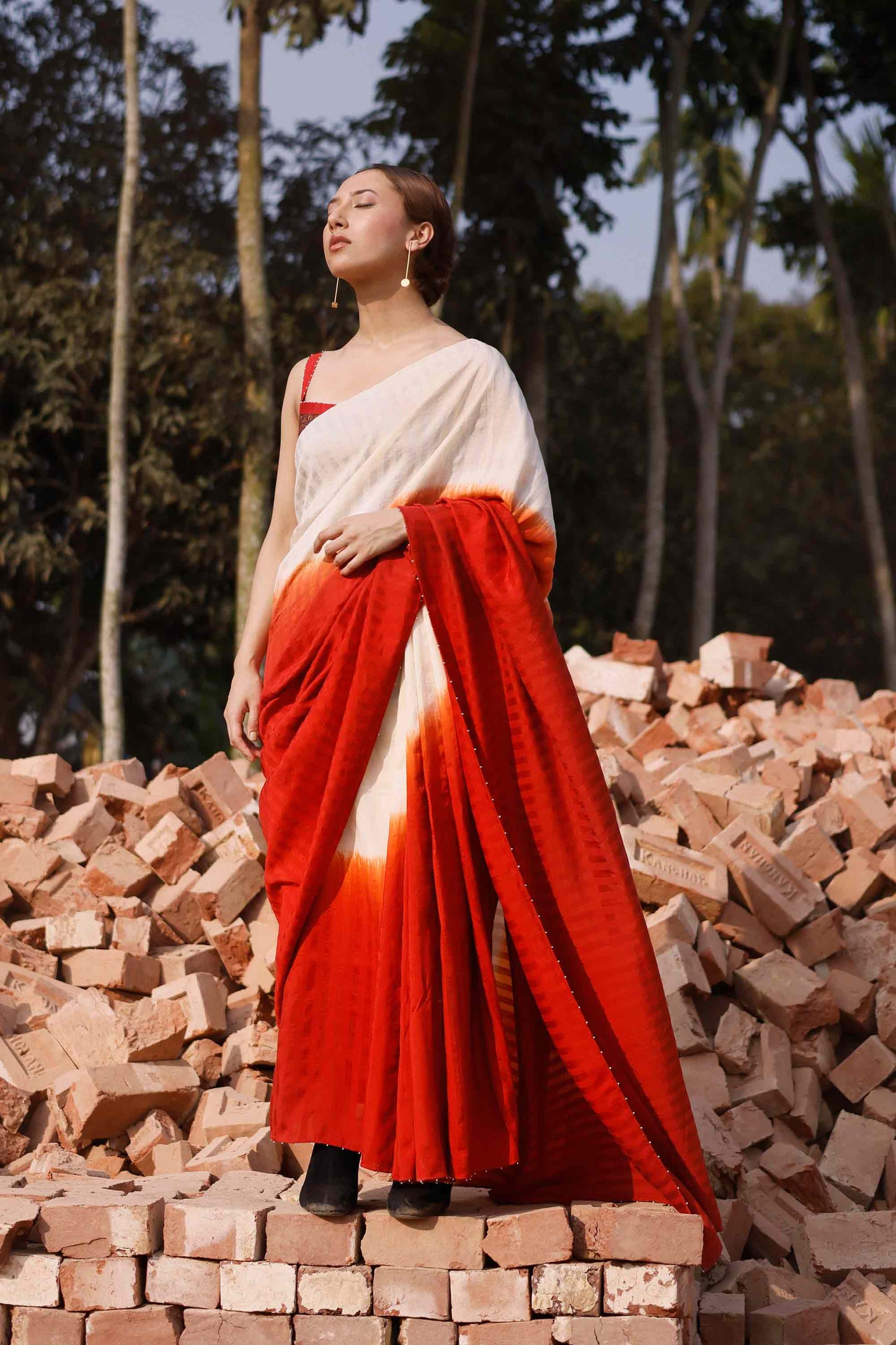 Brick Red Off White Shaded Silk Cotton Saree