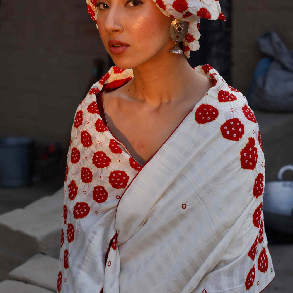 Bandhani Veda Saree - White Red