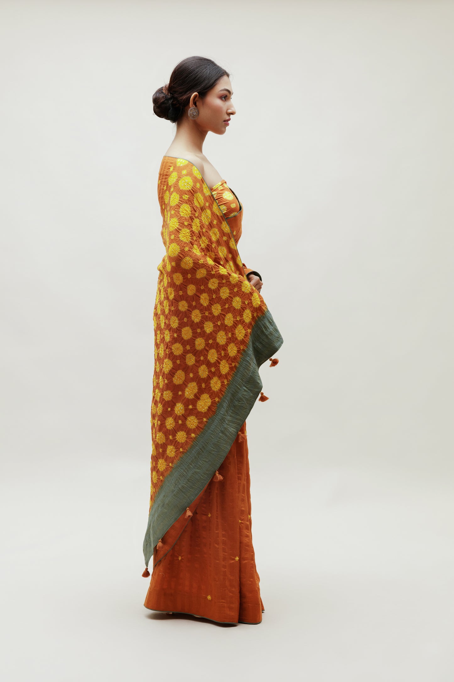 Bandhani Veda Saree - Occur, Yellow and Dull Green