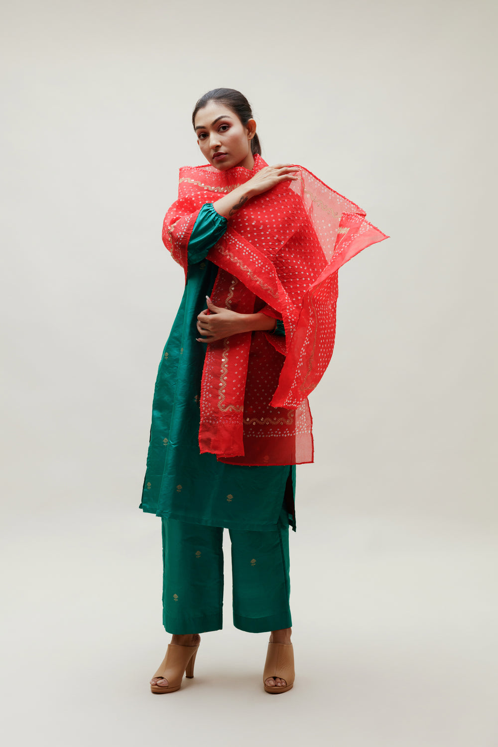 Banarasi Silk Co-ord Set with Bandhani Organza Stole - Red Green