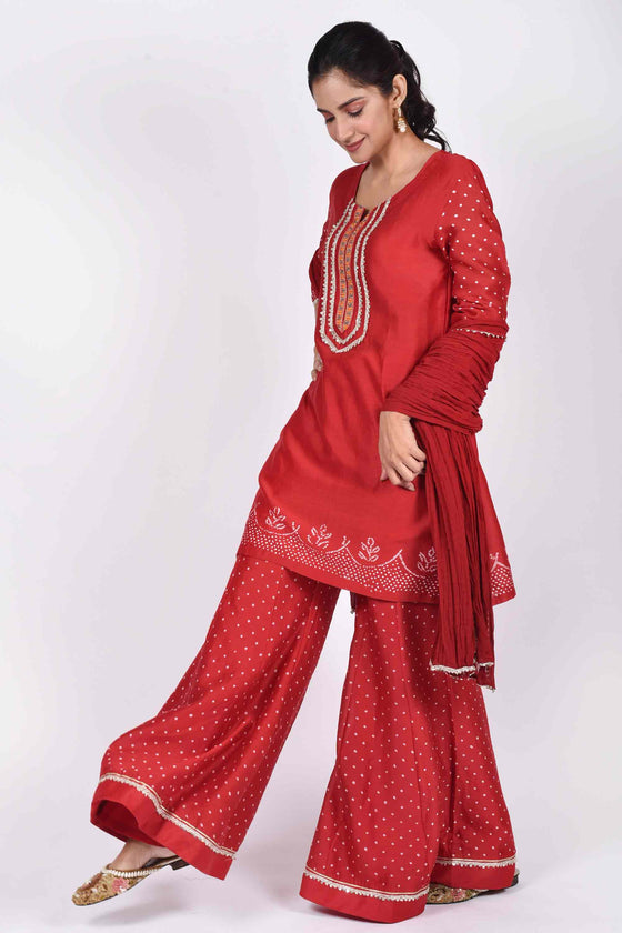 Bandhani Cape with a Printed Top & Silk Palazzos – Label Anushree