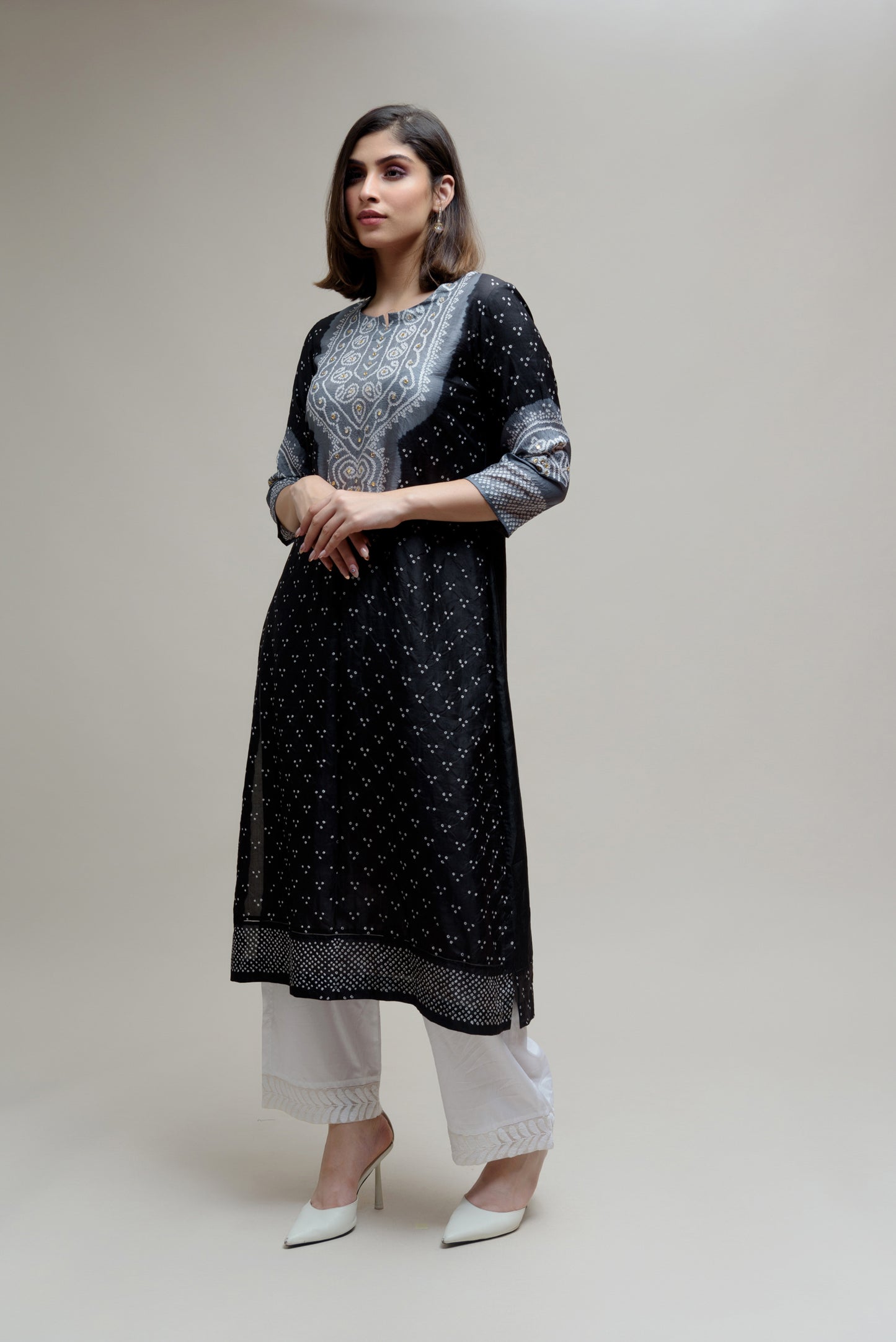 Bandhani Kurta on Pure Silk - Aba Yoke Grey Black