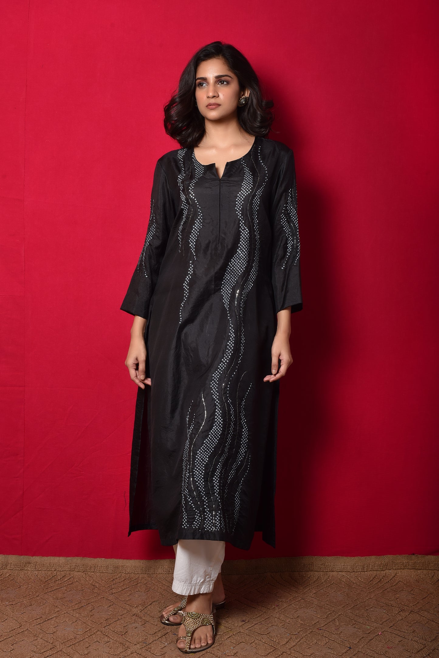 Waves Design Bandhani Pure Silk Kurta in Black