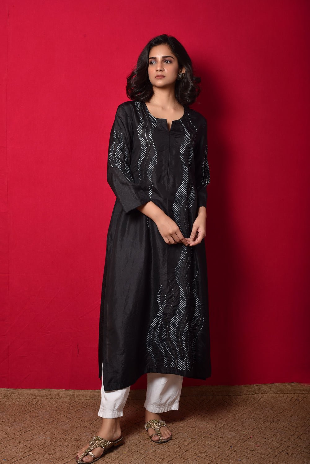 Waves Design Bandhani Pure Silk Kurta in Black