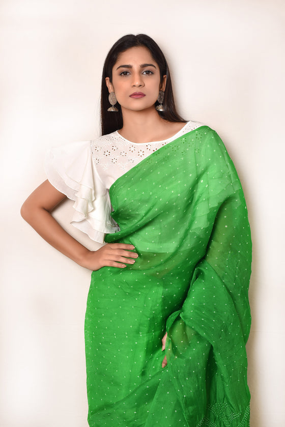 Bandhani on Pure Organza Saree with Pattern on Pallu - Green