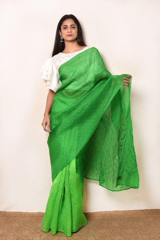 Bandhani on Pure Organza Saree with Pattern on Pallu - Green