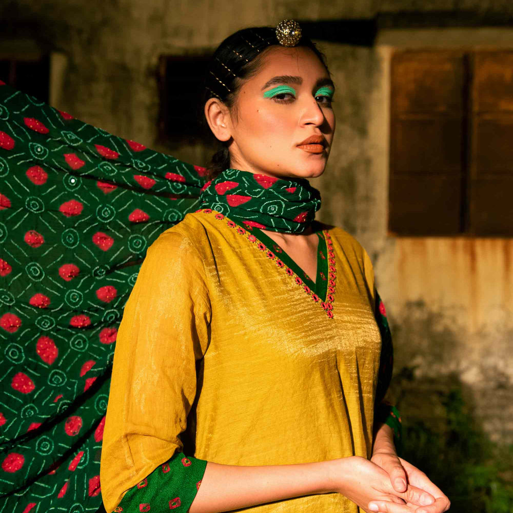 
                      
                        Umber Dupatta - Green Red
                      
                    